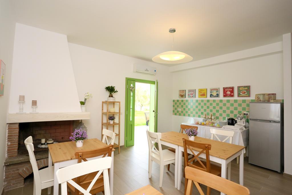 Bed And Breakfast Country Cottage Civitavecchia Exteriör bild