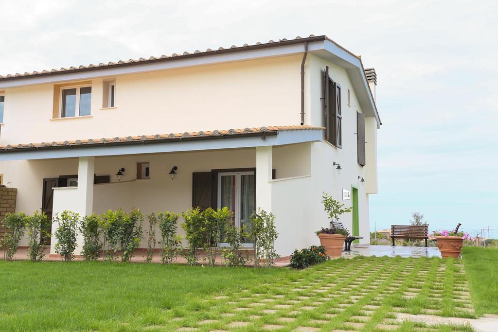 Bed And Breakfast Country Cottage Civitavecchia Exteriör bild