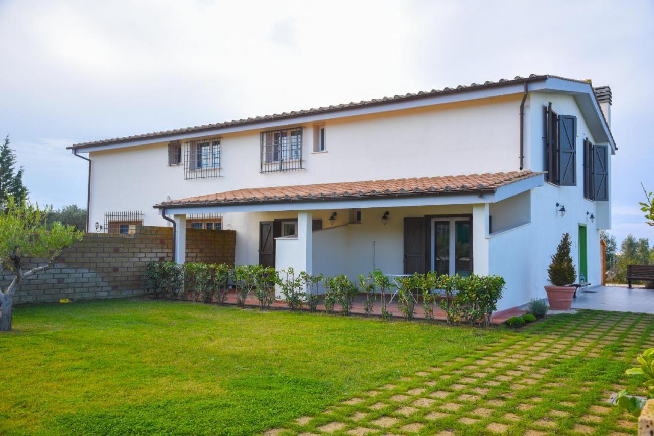 Bed And Breakfast Country Cottage Civitavecchia Exteriör bild